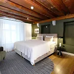 The Three Sisters Hotel 4*