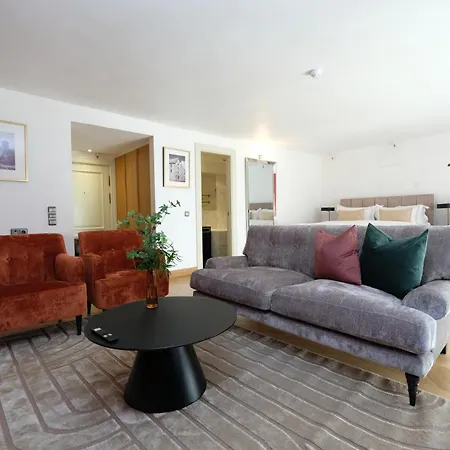 The Three Sisters 4*