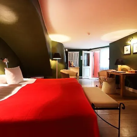 Hotel The Three Sisters 4*