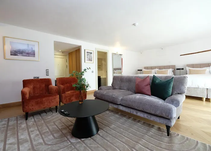 The Three Sisters 4*