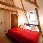 The Three Sisters 4* Tallin