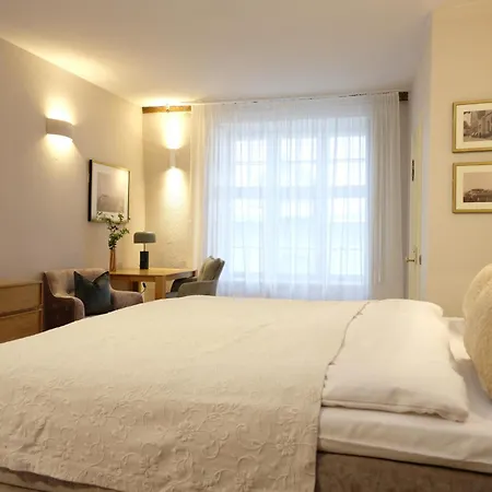 The Three Sisters 4* Tallinn